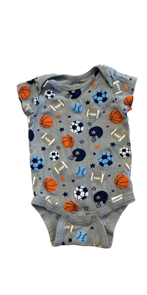 Short OLD NAVY+cache couche ONESIES 12 mois