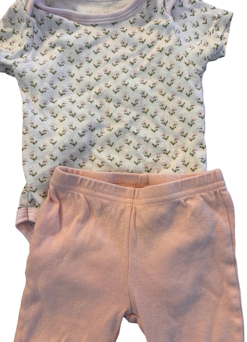 Pantalon CARTERS 3-6 mois+cache couche KYLE&DEENA 6-9 mois