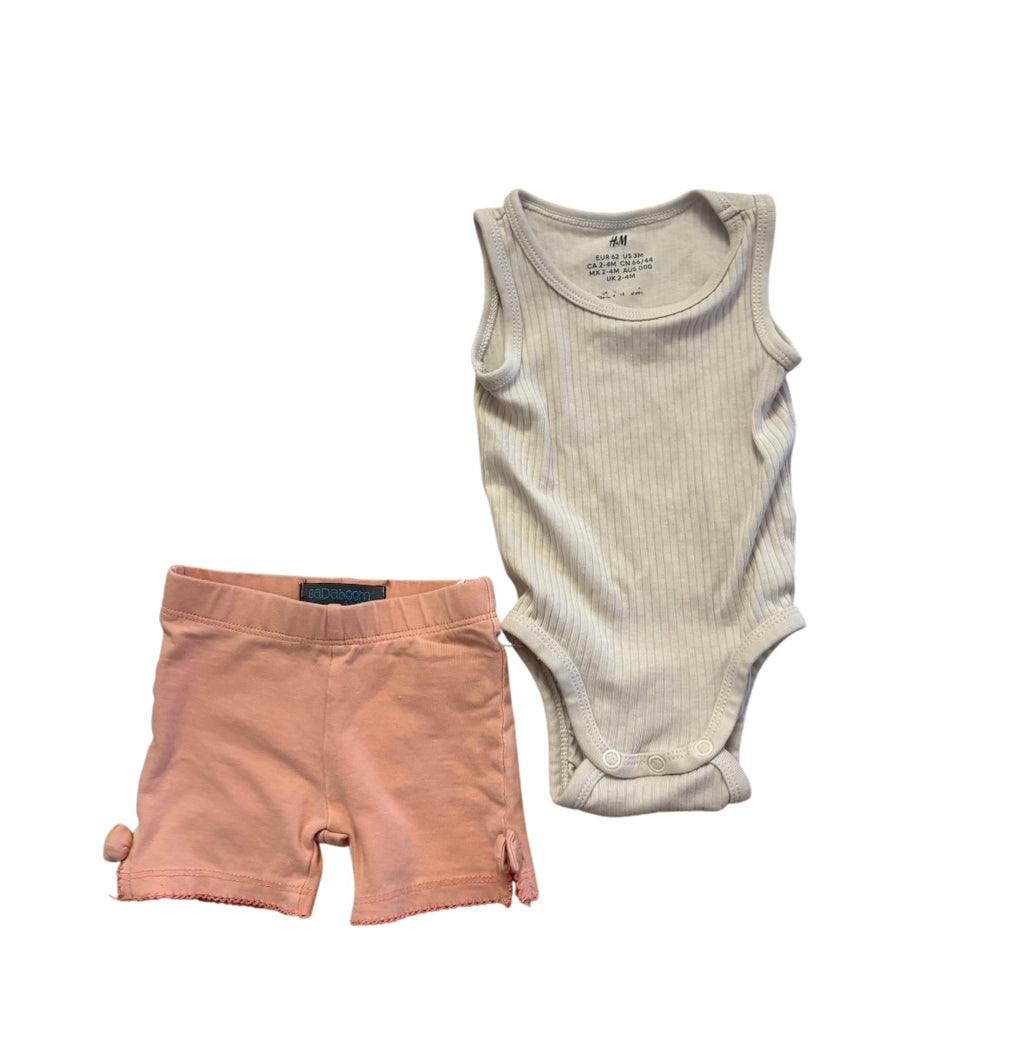 Cache couche H&M+short 0-3 mois