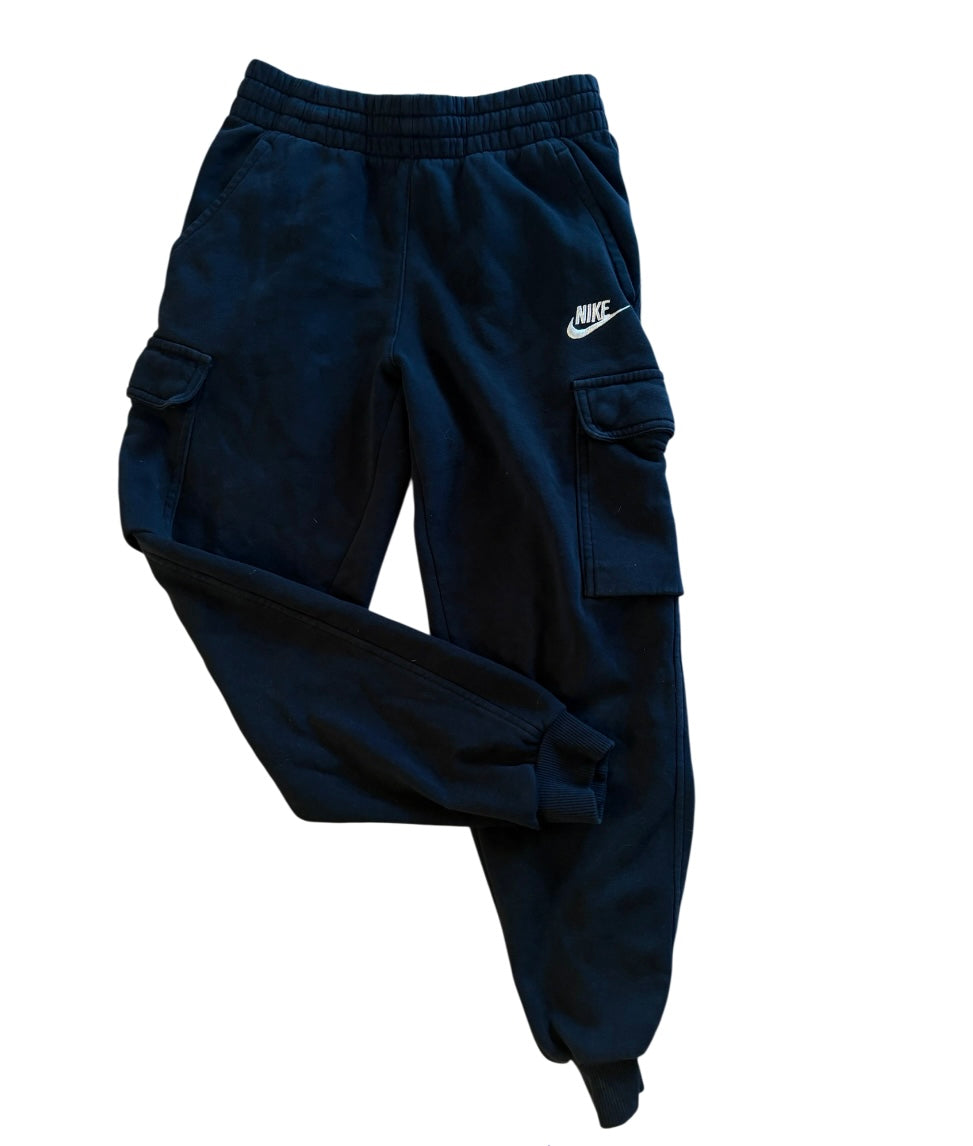 NIKE- M-8-10 ans