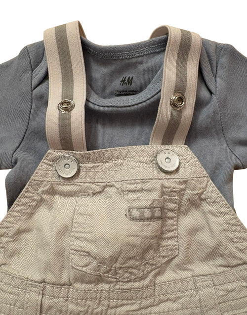 Cache couche H&M + salopette TRoIS MOUTONS 1-2 mois