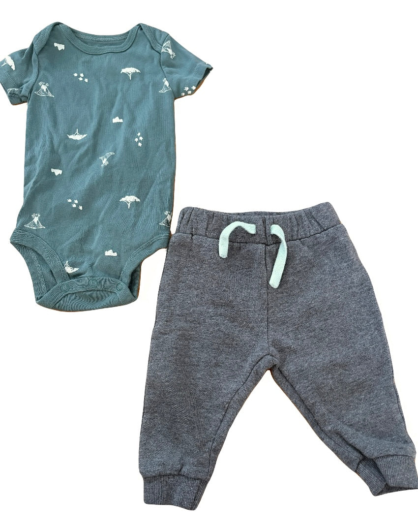 Cache couche CARTER’S 6-9 mois+ pantalon gris 6 mois