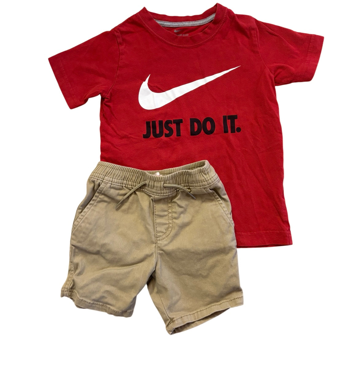 T-shirt NIKE+short LEVIS 4 ans