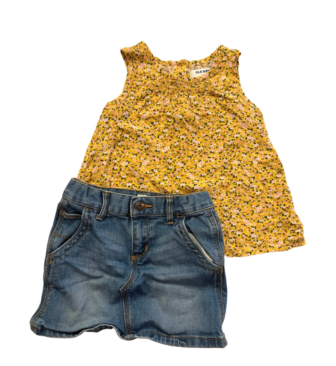 Camisole OLD NAVY +jupe OSHKOSH 5 ans