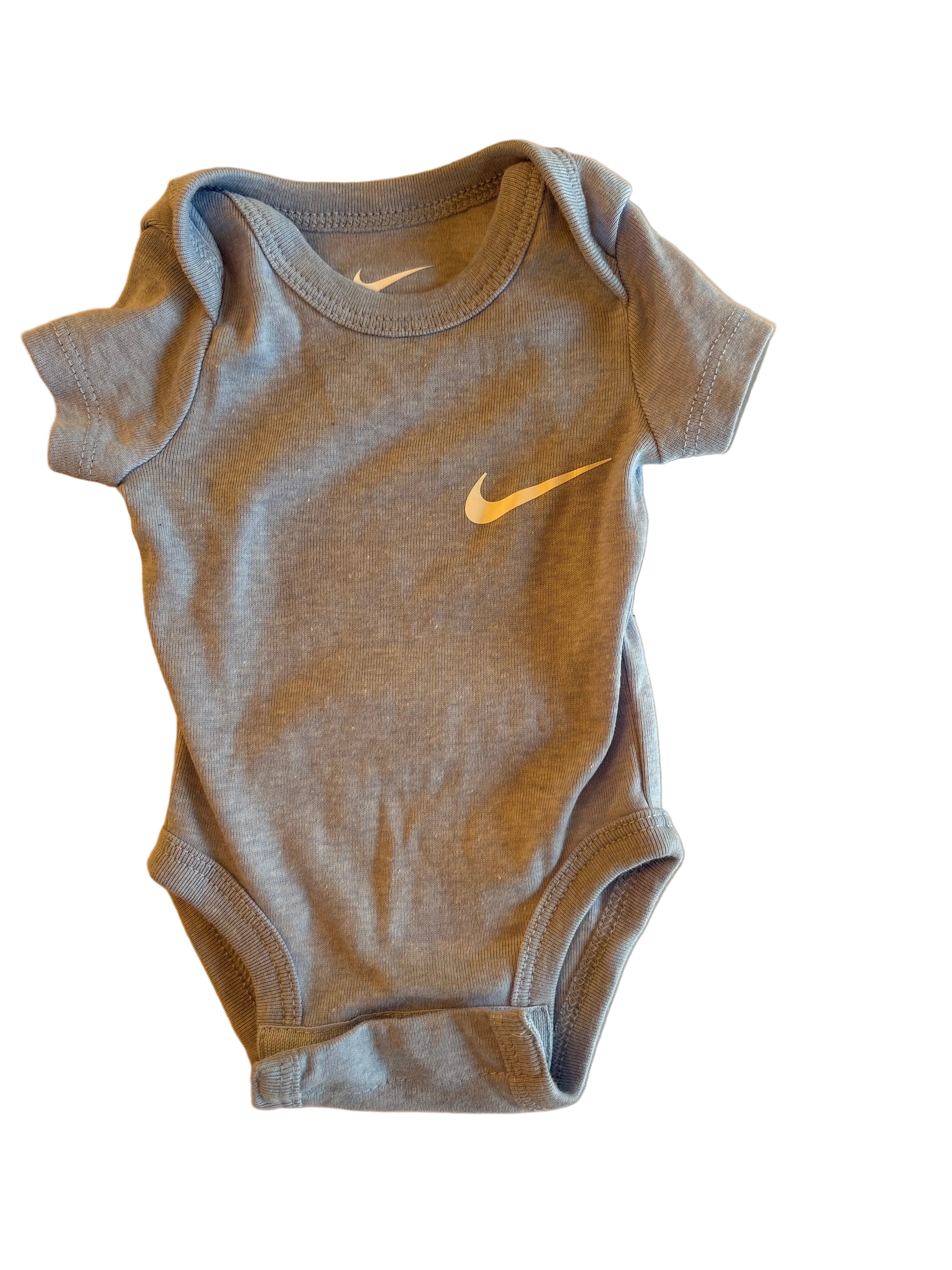 Cache couche NIKE nb