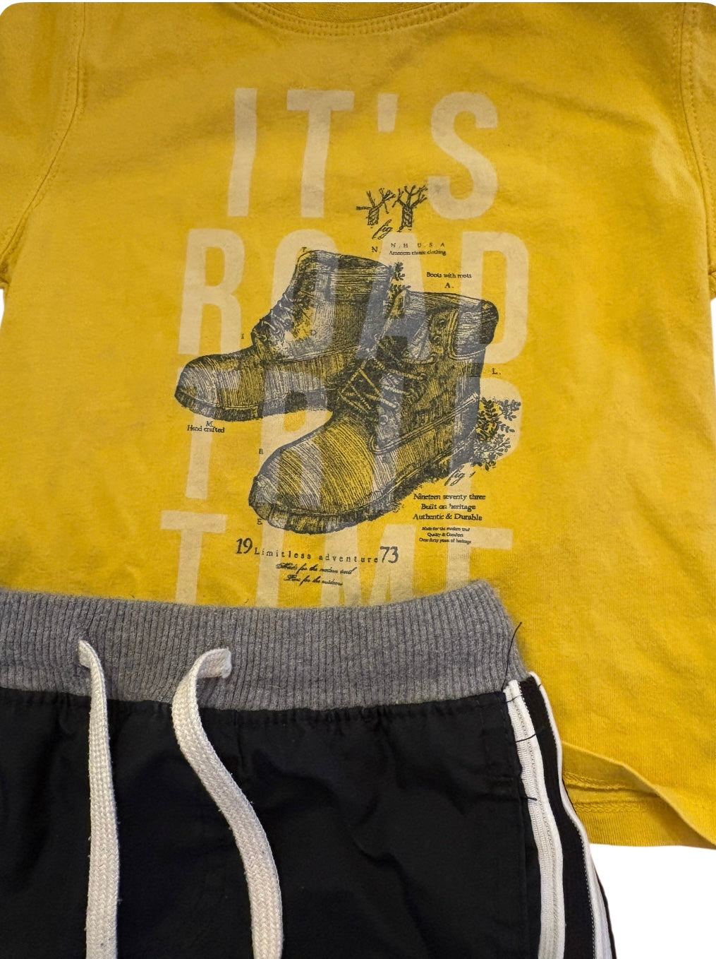 Pantalon OSHKOSH+ chandail TIMBERLAND 9-12 mois