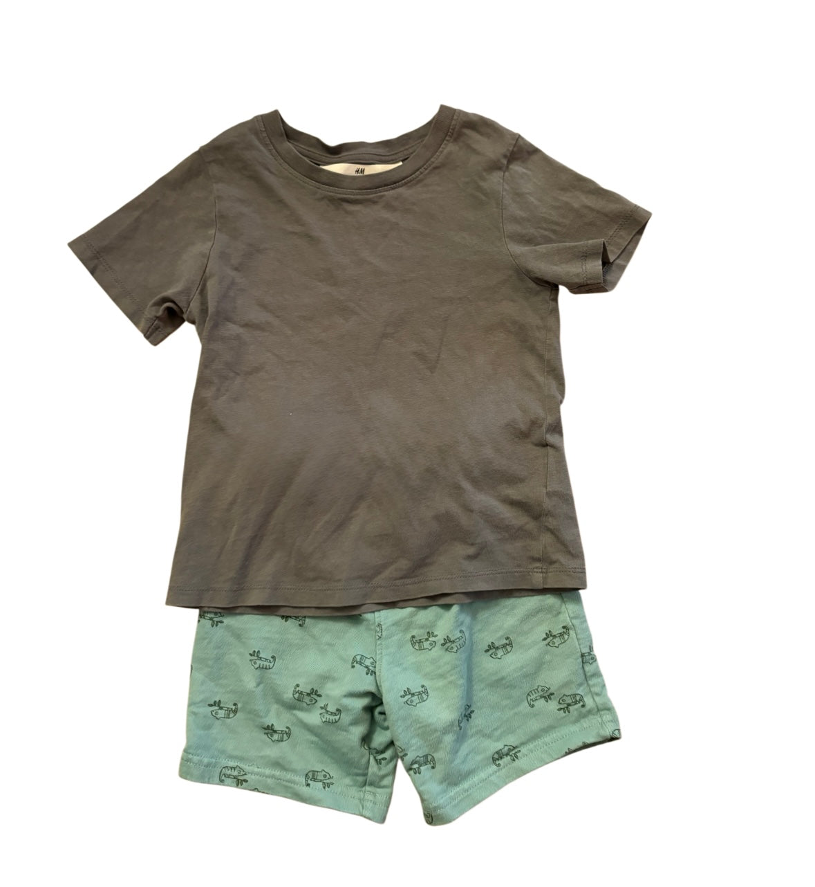 Short CARTER’S+chandail H&M 3 ans