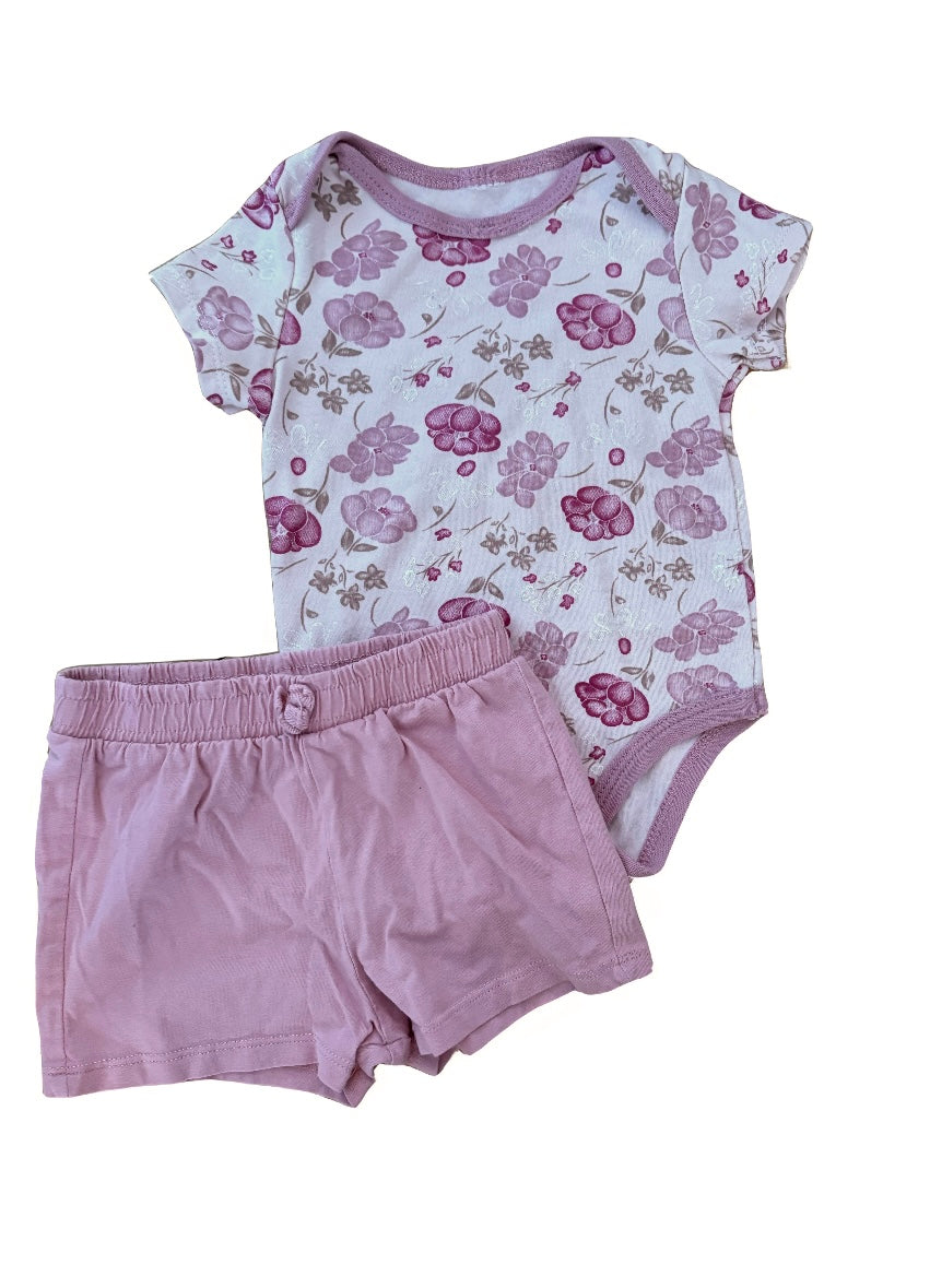 Ensemble cache couche et Short 6-9 mois