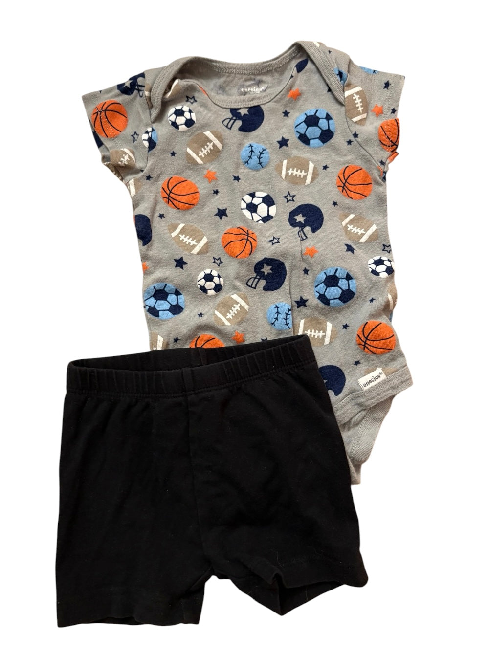 Short OLD NAVY+cache couche ONESIES 12 mois