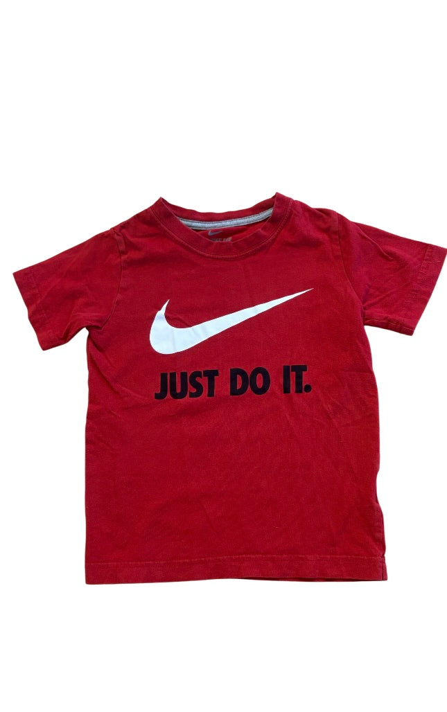 T-shirt NIKE+short LEVIS 4 ans